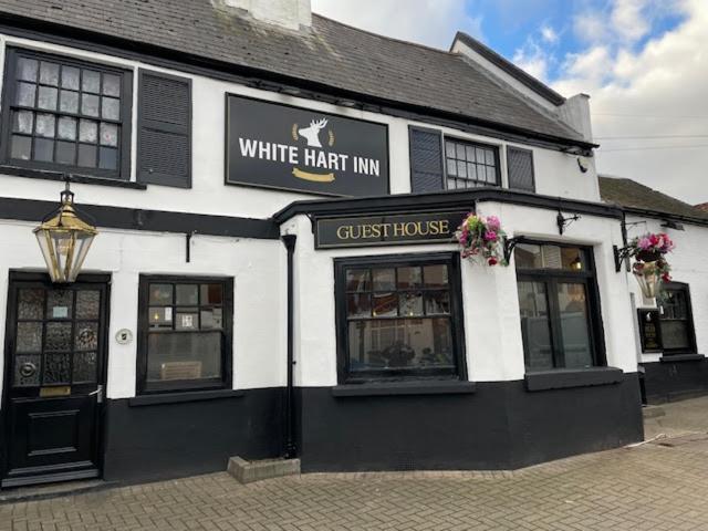 The White Hart Inn ทวิกเคนแนม ภายนอก รูปภาพ